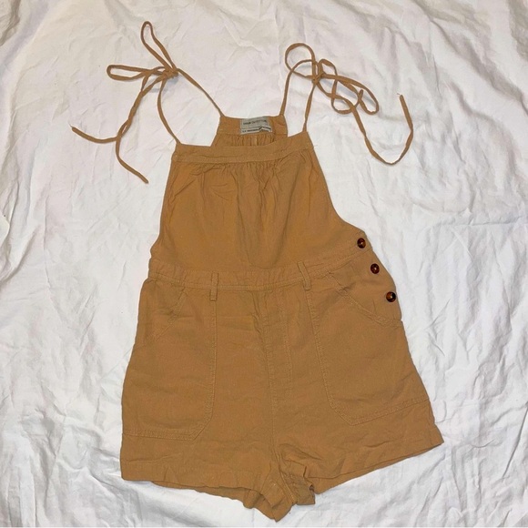 URBAN OUTFITTERS UO Ivy Tie-Shoulder Shortall Overall - Picture 1 of 4
